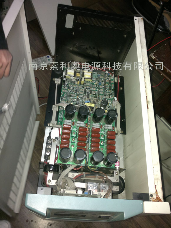 �S��UPS UPS����